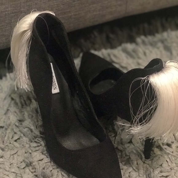 Shoes - Picture 4 of 4